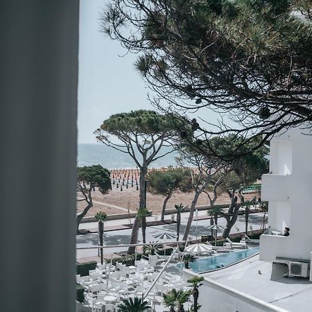 Hotel Luna Centrale Lignano Sabbiadoro Eksteriør bilde