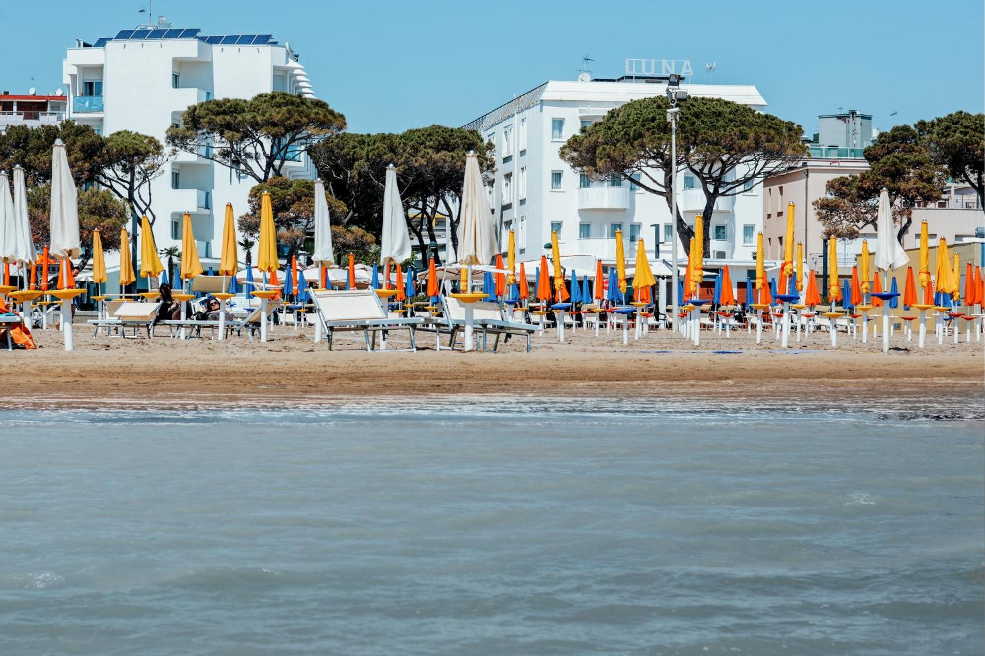 Hotel Luna Centrale Lignano Sabbiadoro Eksteriør bilde